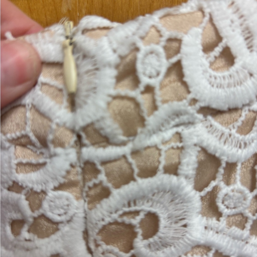 DO+BE Cream and White Lace Shorts and Top set - Picture 13 of 13